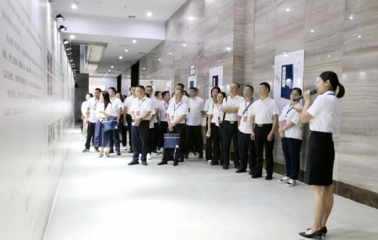 學史明志 知史勵行——南充市2024年高層次人才國情省情研修班到南充市方志館參觀學習